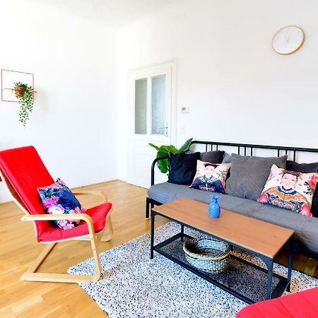 2 Bedrooms @ The U3 Subway Bécs Kültér fotó