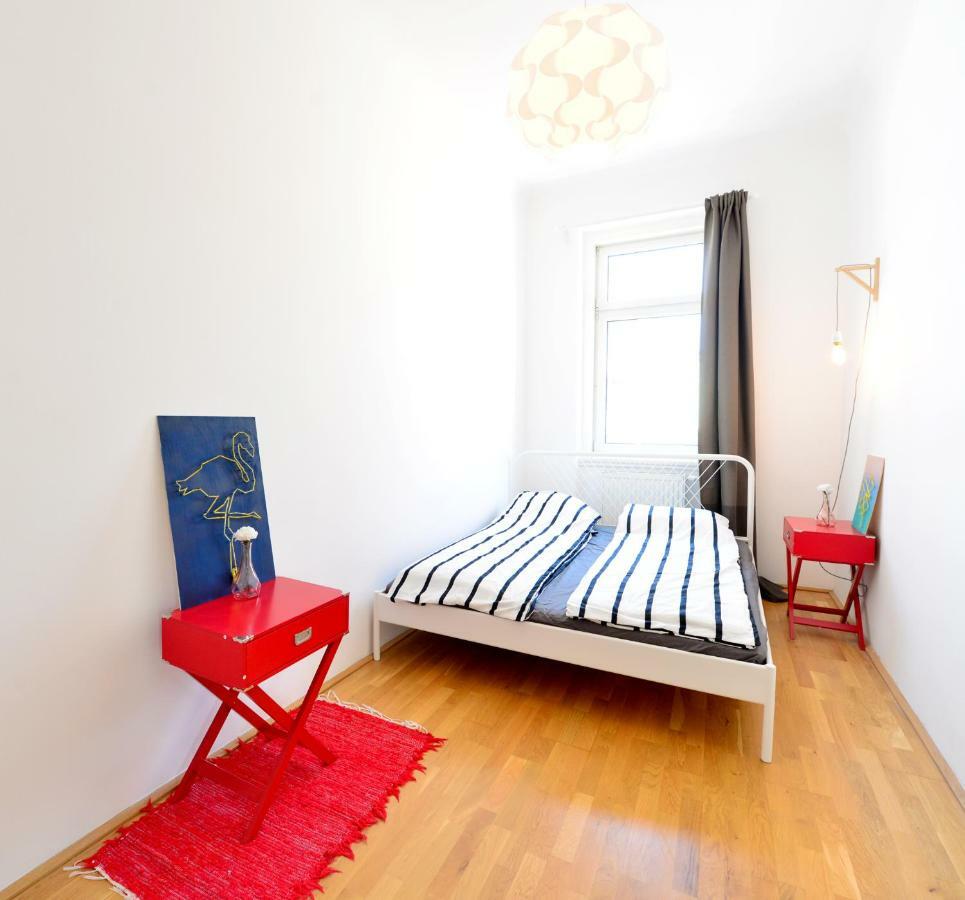 2 Bedrooms @ The U3 Subway Bécs Kültér fotó